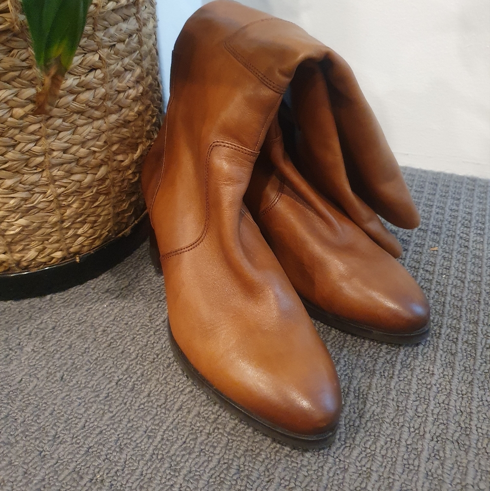Sandler Leather Knee High Boots - Picture 4 of 6